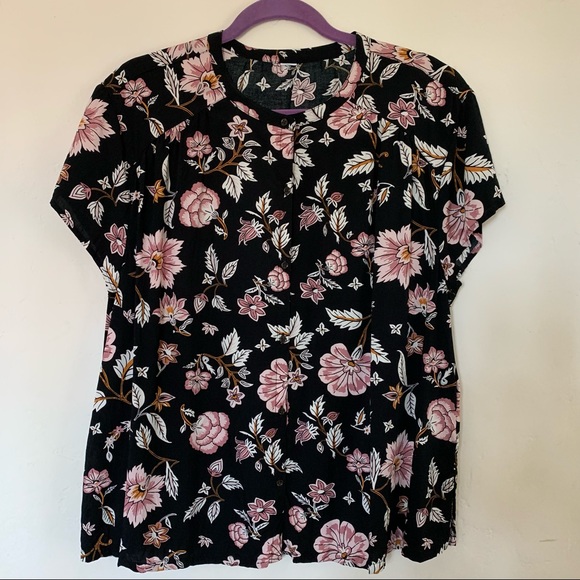 Old Navy Tops - Old Navy black and pink flowered blouse Size XL